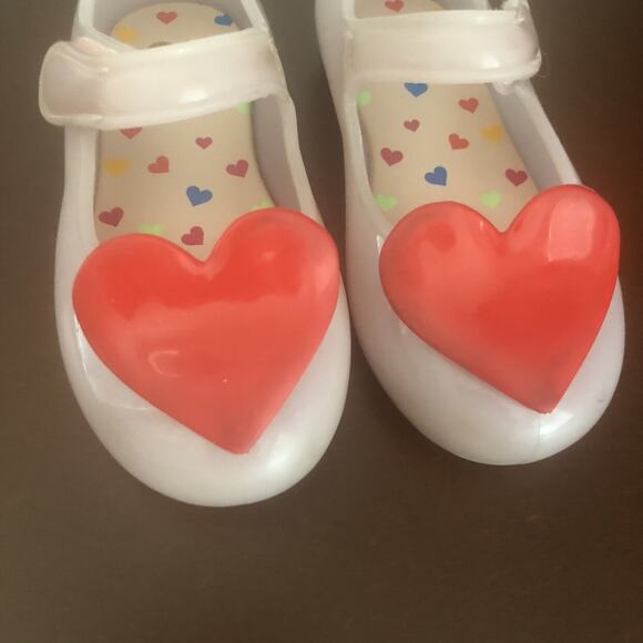 Grendene (8 toddler) Heart Mary Janes - Picture 3 of 9